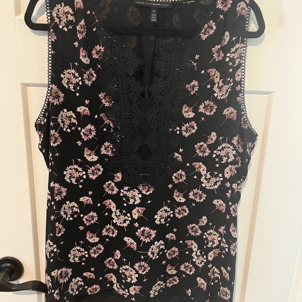 White House Black Market Black & Lavendar Floral Shell W Lace